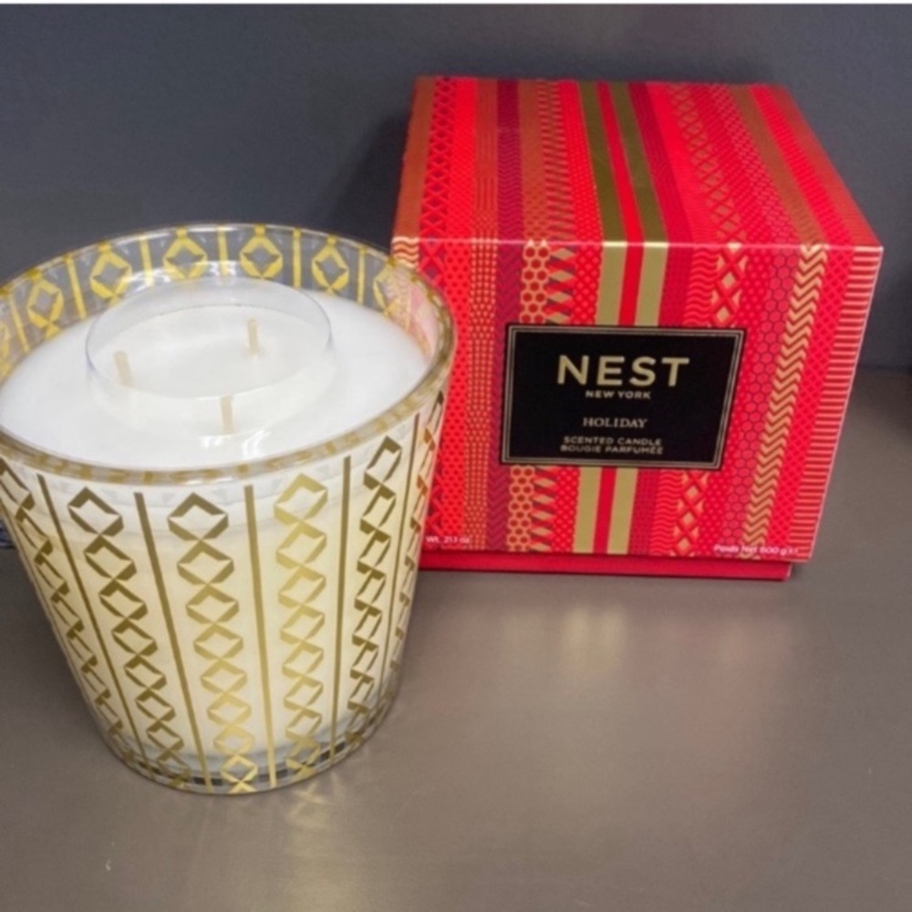 Nest Fragrances  New York holiday 3
wick candle 21.1 Oz New in the Box - Picture 3 of 7